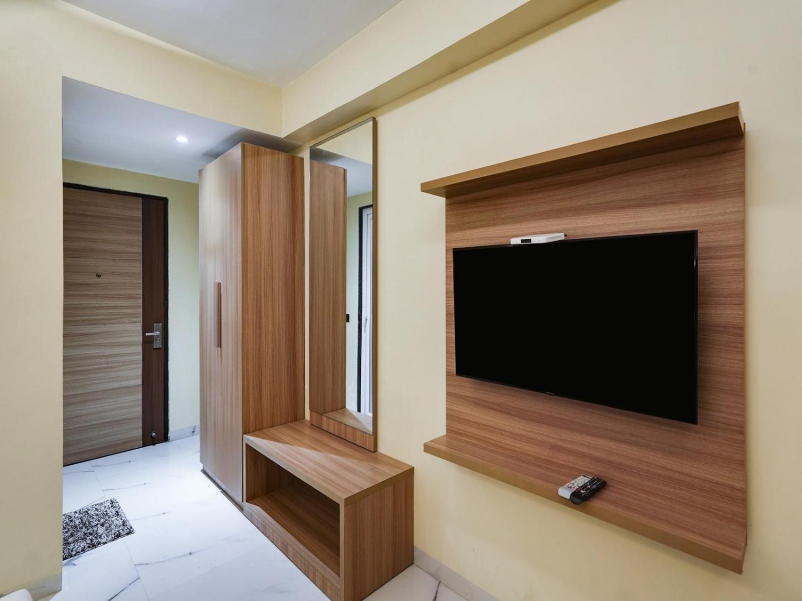Aerotech Near Delhi Airport Hotel New Delhi