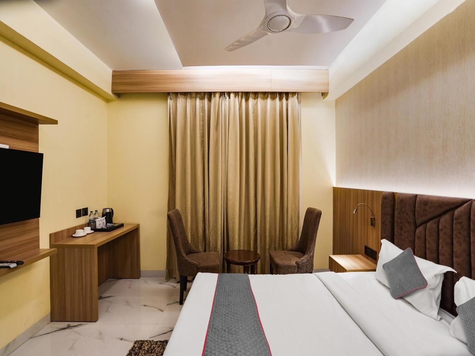 Aerotech Near Delhi Airport Hotel